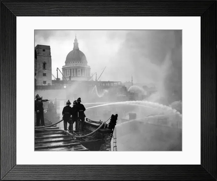 Framed Print : Big City fire at a warehouse on Queen Victoria Street Framed Print : Big City fire at a warehouse on Queen Victoria Street
