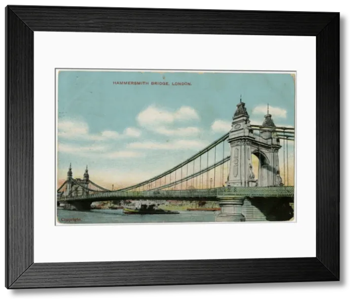 Framed Print : Hammersmith Bridge over the River Thames, West London Framed Print : Hammersmith Bridge over the River Thames, West London