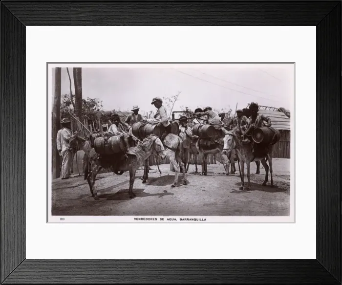 Framed Print : Water sellers, Barranquilla, Colombia, Central America Framed Print : Water sellers, Barranquilla, Colombia, Central America