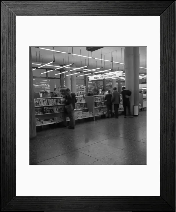Framed Print : Scene at Gatwick Airport, Sussex Framed Print : Scene at Gatwick Airport, Sussex
