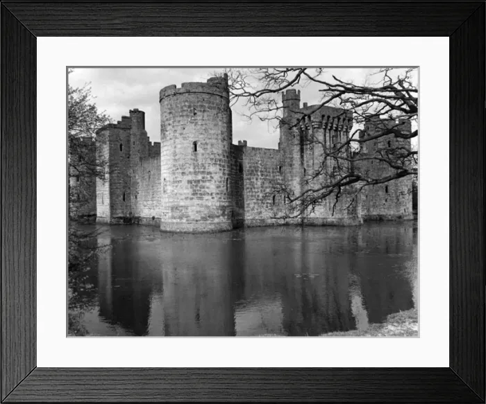 Framed Print : Bodiam Castle, East Sussex Framed Print : Bodiam Castle, East Sussex