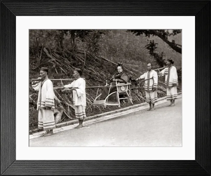 Framed Print : Woman in a carrying chair, Hong Kong, circa 1900 Framed Print : Woman in a carrying chair, Hong Kong, circa 1900