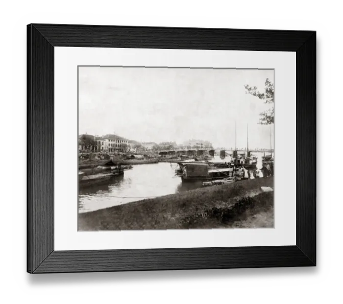 Framed Print : The Garden Bridge, Shanghai, China, circa 1890 Framed Print : The Garden Bridge, Shanghai, China, circa 1890