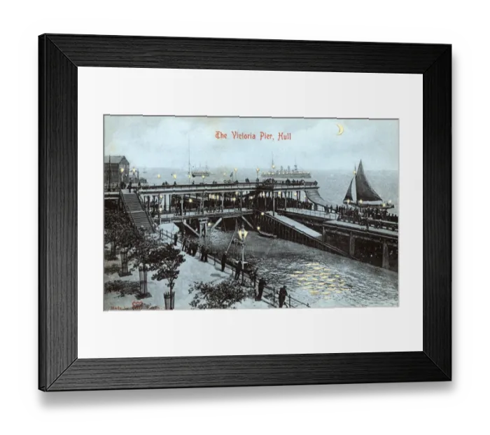 Framed Print : The Victoria Pier, Hull, Humberside Framed Print : The Victoria Pier, Hull, Humberside