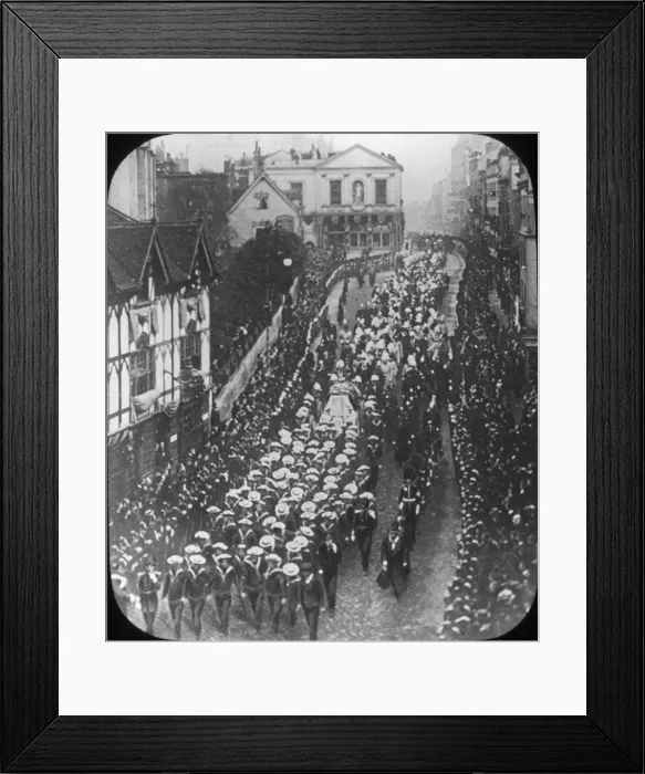 Framed Print : Funeral of Edward VII - Bluejackets and gun carriage Framed Print : Funeral of Edward VII - Bluejackets and gun carriage