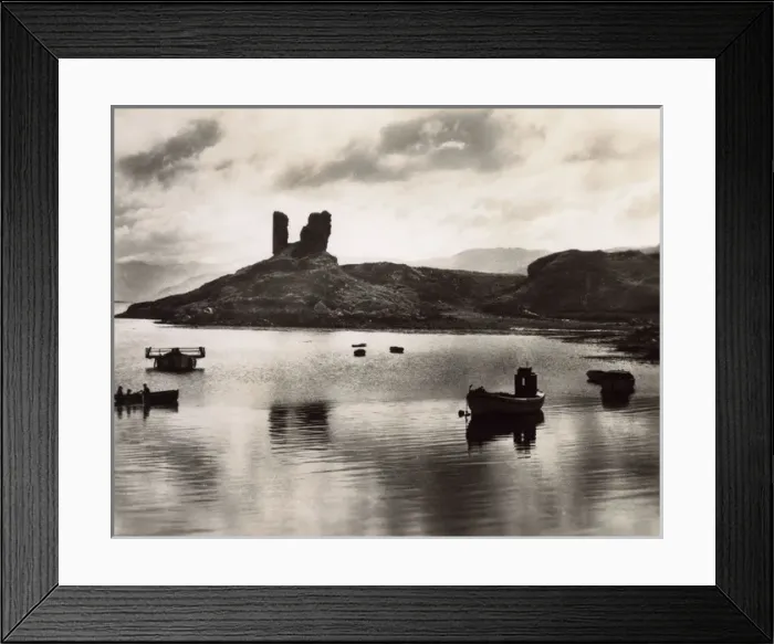 Framed Print : Kyleakin on the Isle of Skye in the Inner Hebrides, Scotland Framed Print : Kyleakin on the Isle of Skye in the Inner Hebrides, Scotland
