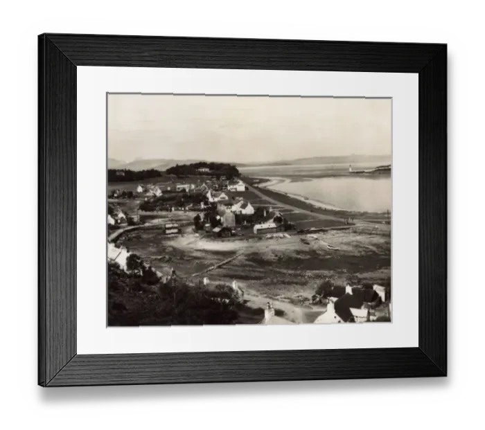 Framed Print : Kyleakin on the Isle of Skye in the Inner Hebrides, Scotland Framed Print : Kyleakin on the Isle of Skye in the Inner Hebrides, Scotland