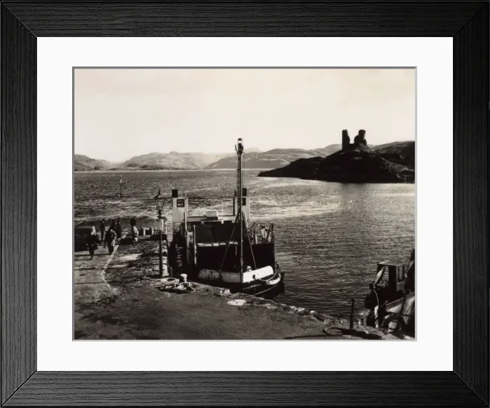 Framed Print : Kyleakin on the Isle of Skye in the Inner Hebrides, Scotland Framed Print : Kyleakin on the Isle of Skye in the Inner Hebrides, Scotland