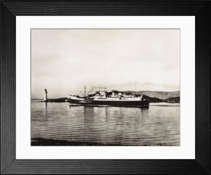 Framed Print : Kyleakin on the Isle of Skye in the Inner Hebrides, Scotland Framed Print : Kyleakin on the Isle of Skye in the Inner Hebrides, Scotland