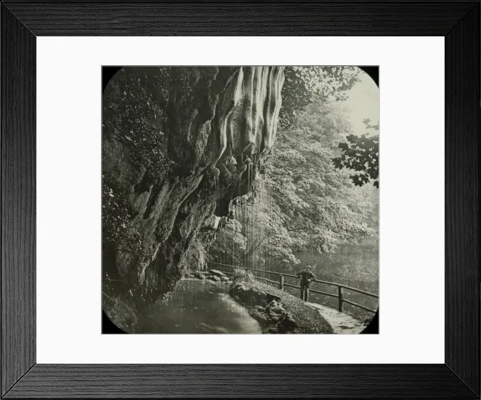 Framed Print : London, England - The Dropping Well Framed Print : London, England - The Dropping Well