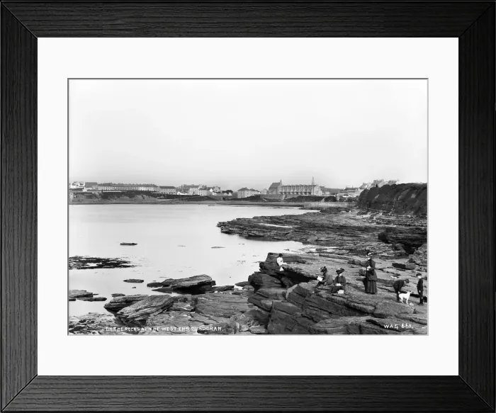 Framed Print : On the Rocks at the West End, Bundoran Framed Print : On the Rocks at the West End, Bundoran