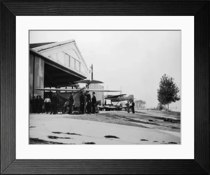 Framed Print : The Schneider Trophy 1927 - Venice, Italy Framed Print : The Schneider Trophy 1927 - Venice, Italy