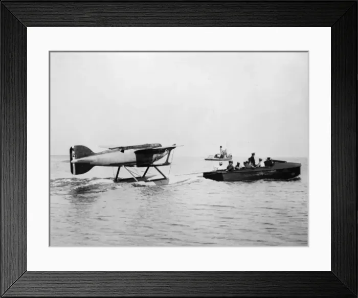 Framed Print : The Schneider Trophy 1927 - Venice, Italy Framed Print : The Schneider Trophy 1927 - Venice, Italy
