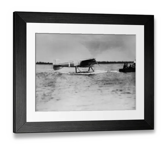 Framed Print : The Schneider Trophy 1927 - Venice, Italy Framed Print : The Schneider Trophy 1927 - Venice, Italy