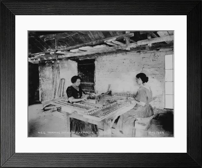 Framed Print : No. 4 Trimming Shanks of Clay Pipes After Moulding Framed Print : No. 4 Trimming Shanks of Clay Pipes After Moulding