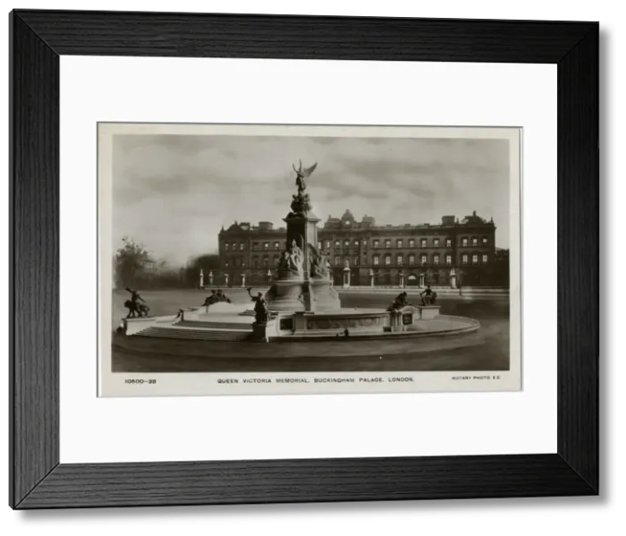 Framed Print : The Queen Victoria Memorial by Sir Thomas Brock - Model Framed Print : The Queen Victoria Memorial by Sir Thomas Brock - Model