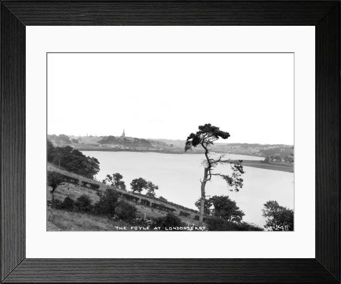 Framed Print : The Foyle at Londonderry Framed Print : The Foyle at Londonderry