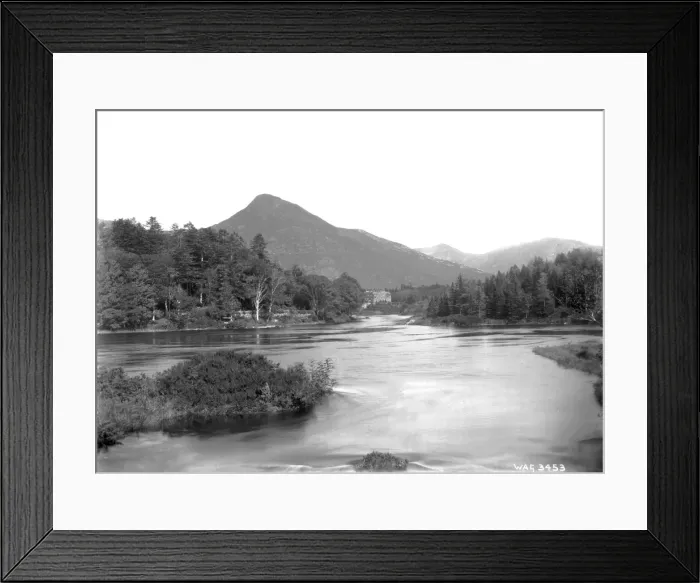 Framed Print : Ballynahinch lake and Benlettery in Connemara Framed Print : Ballynahinch lake and Benlettery in Connemara