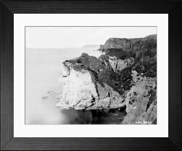 Framed Print : An elevated and spectacular view of The Giants Head, Portr Framed Print : An elevated and spectacular view of The Giants Head, Portr