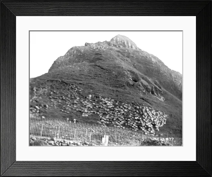 Framed Print : The Giants Causeway Framed Print : The Giants Causeway