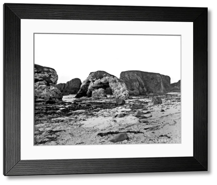Framed Print : The Elephant rock, a stone arch on the beach at Whitepark Ba Framed Print : The Elephant rock, a stone arch on the beach at Whitepark Ba