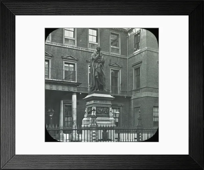 Framed Print : London, England - Statue Sydney Herbert Framed Print : London, England - Statue Sydney Herbert