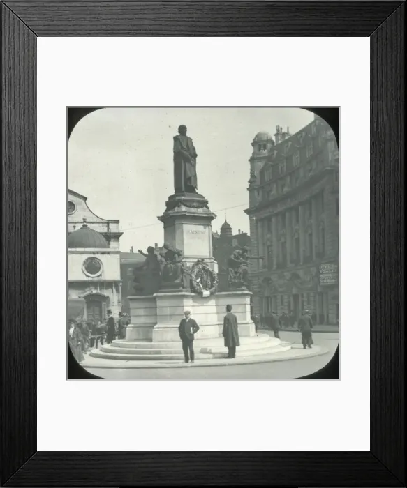 Framed Print : London, England - Gladstones Statue Framed Print : London, England - Gladstones Statue