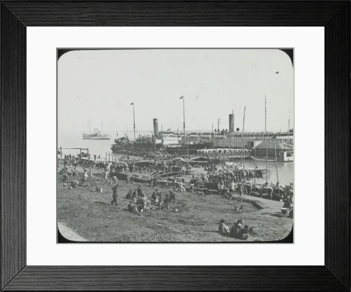 Framed Print : South China - Han Kow foreshore Framed Print : South China - Han Kow foreshore