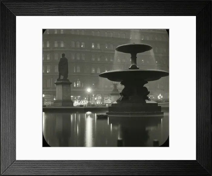 Framed Print : A corner of Trafalgar Square Framed Print : A corner of Trafalgar Square