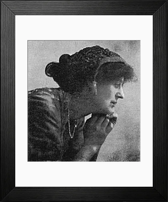Framed Print : Countess Constance Markievicz (1868 - 1927) Framed Print : Countess Constance Markievicz (1868 - 1927)