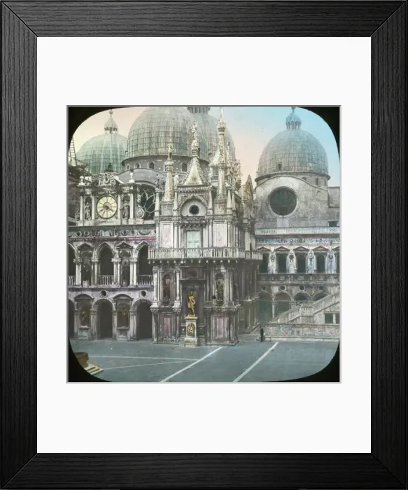 Framed Print : Venice, Italy - Courtyard of Ducal Palace Framed Print : Venice, Italy - Courtyard of Ducal Palace