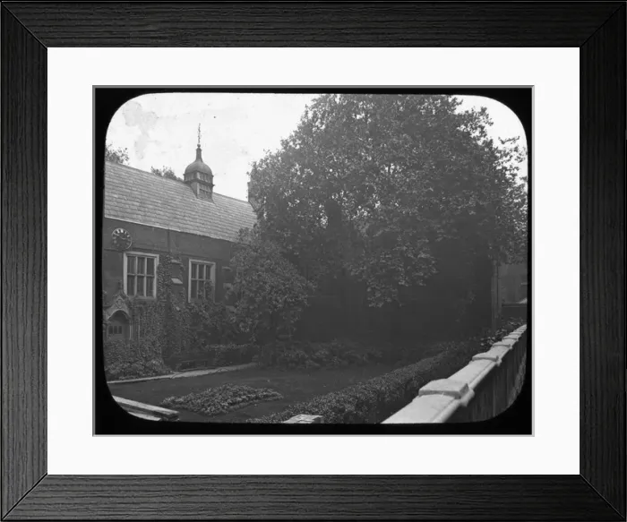 Framed Print : Garden, Staple Inn Framed Print : Garden, Staple Inn