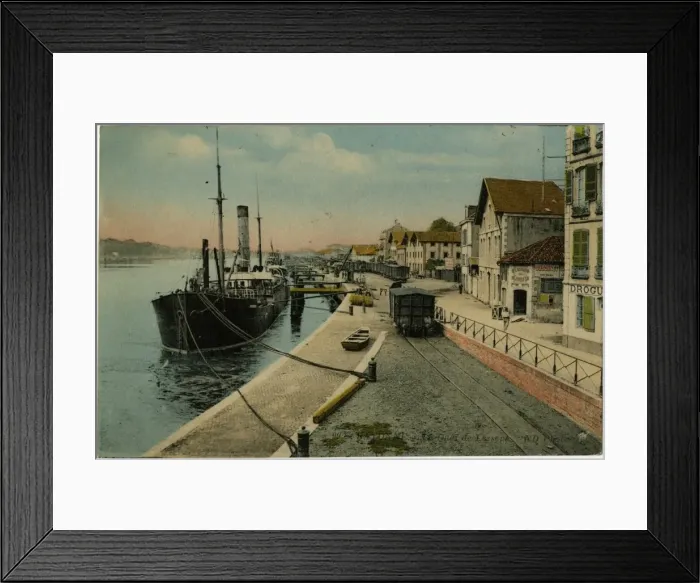 Framed Print : Bayonne, France - Quai de Lesseps