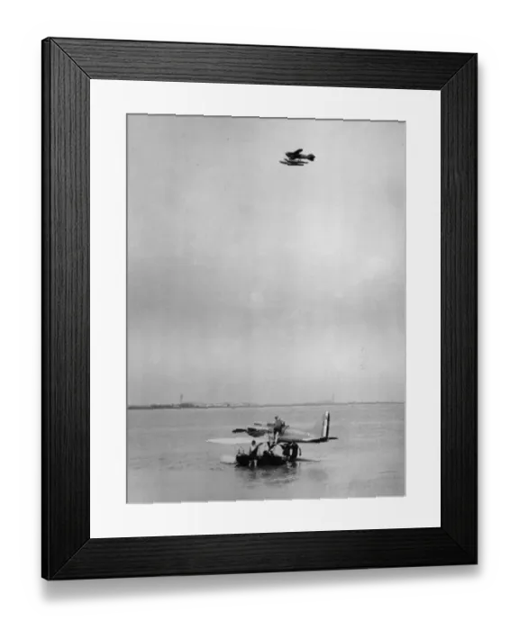 Framed Print : The Schneider Trophy 1927 - Venice, Italy Framed Print : The Schneider Trophy 1927 - Venice, Italy