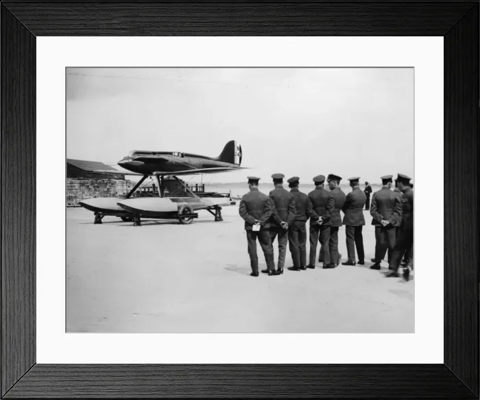 Framed Print : The Schneider Trophy 1929 - Calshot Spit, England Framed Print : The Schneider Trophy 1929 - Calshot Spit, England
