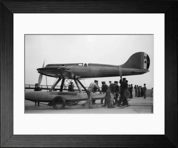 Framed Print : The Schneider Trophy 1929 - Calshot Spit, England Framed Print : The Schneider Trophy 1929 - Calshot Spit, England