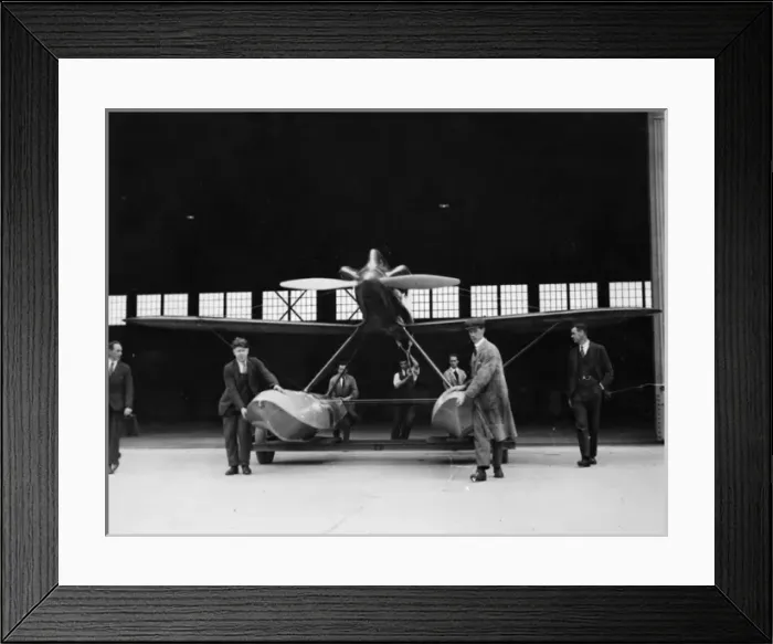 Framed Print : The Schneider Trophy 1929 - Calshot Spit, England Framed Print : The Schneider Trophy 1929 - Calshot Spit, England