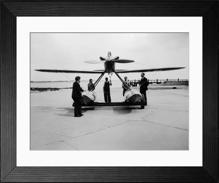 Framed Print : The Schneider Trophy 1929 - Calshot Spit, England