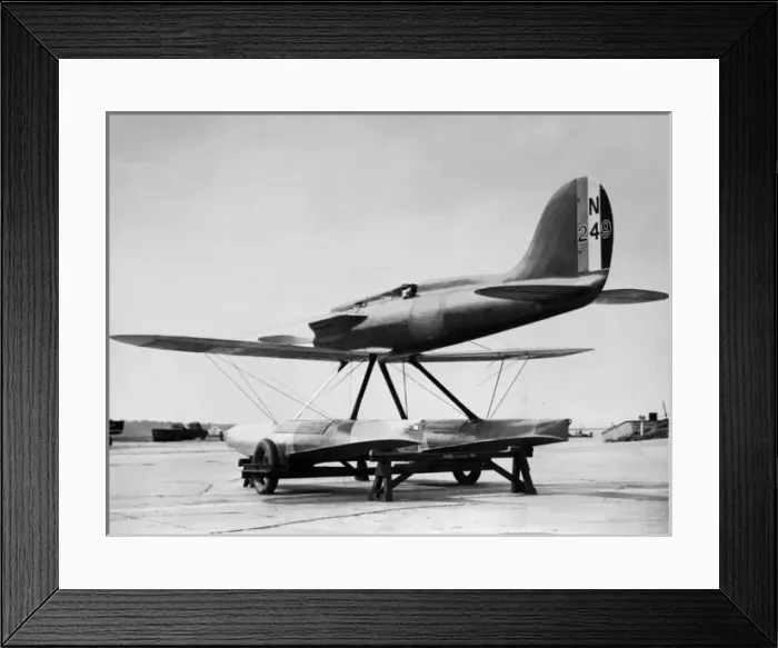 Framed Print : The Schneider Trophy 1929 - Calshot Spit, England