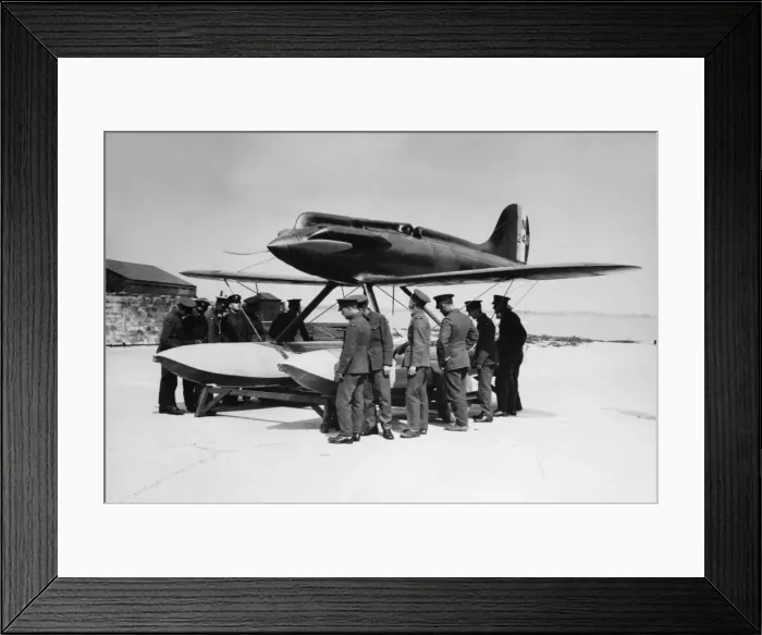 Framed Print : The Schneider Trophy 1929 - Calshot Spit, England Framed Print : The Schneider Trophy 1929 - Calshot Spit, England