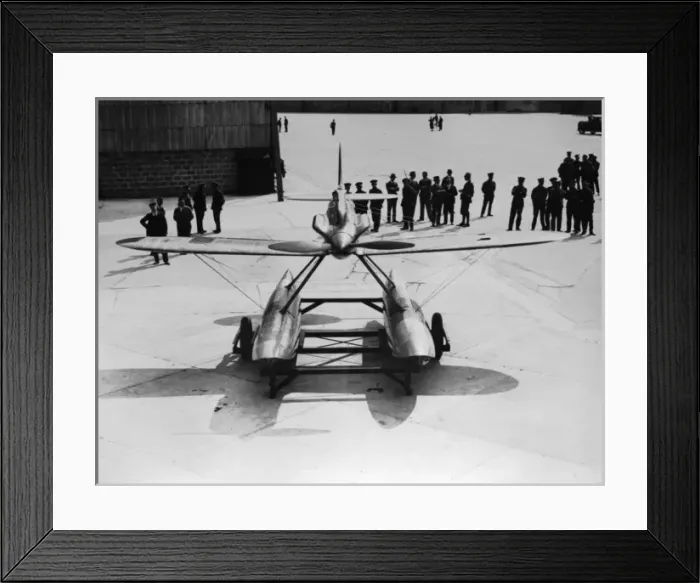 Framed Print : The Schneider Trophy 1929 - Calshot Spit, England Framed Print : The Schneider Trophy 1929 - Calshot Spit, England