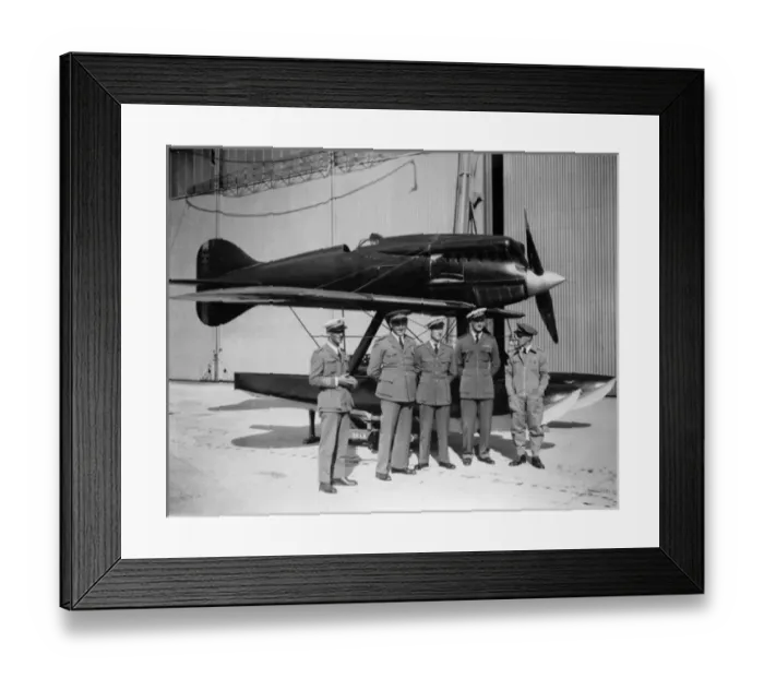 Framed Print : The Schneider Trophy 1929 - Calshot Spit, England Framed Print : The Schneider Trophy 1929 - Calshot Spit, England