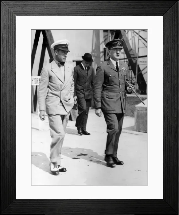 Framed Print : The Schneider Trophy 1929 - Calshot Spit, England Framed Print : The Schneider Trophy 1929 - Calshot Spit, England