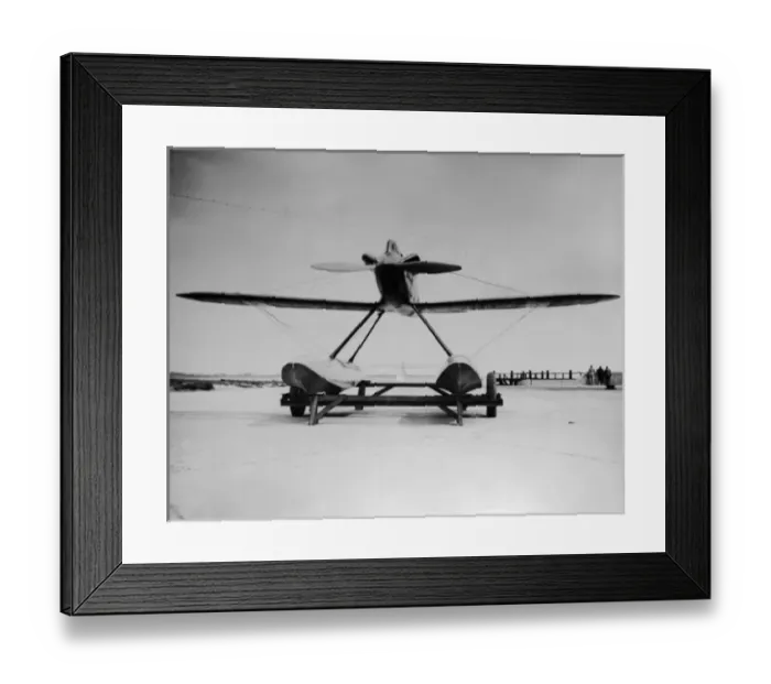 Framed Print : The Schneider Trophy 1929 - Calshot Spit, England Framed Print : The Schneider Trophy 1929 - Calshot Spit, England