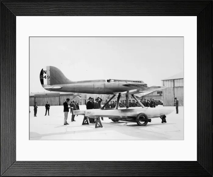 Framed Print : The Schneider Trophy 1929 - Calshot Spit, England Framed Print : The Schneider Trophy 1929 - Calshot Spit, England