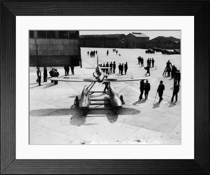 Framed Print : The Schneider Trophy 1929 - Calshot Spit, England Framed Print : The Schneider Trophy 1929 - Calshot Spit, England