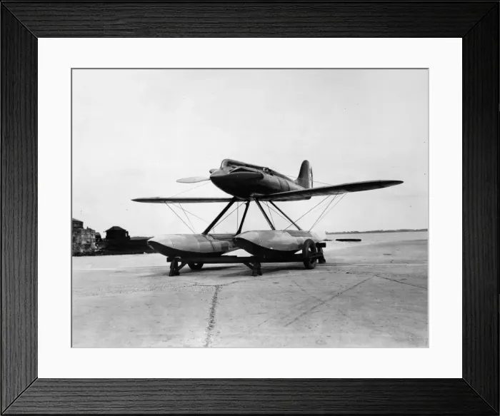 Framed Print : The Schneider Trophy 1929 - Calshot Spit, England Framed Print : The Schneider Trophy 1929 - Calshot Spit, England