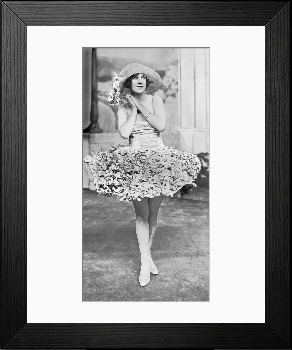 Framed Print : Miss Phyllis Monkman - English Actress and Dancer Framed Print : Miss Phyllis Monkman - English Actress and Dancer