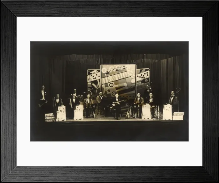 Framed Print : Travellers - A superb photograph of a Jazz Ensemble Framed Print : Travellers - A superb photograph of a Jazz Ensemble