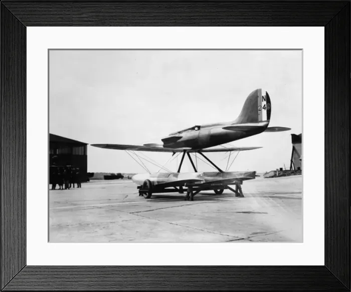 Framed Print : The Schneider Trophy 1929 - Calshot Spit, England Framed Print : The Schneider Trophy 1929 - Calshot Spit, England